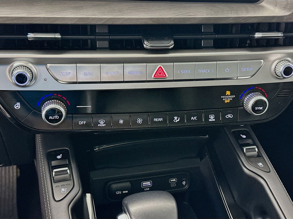 Thumbnail: 2023 Kia Telluride - 16