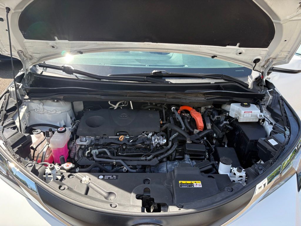 2023 Toyota Sienna LE