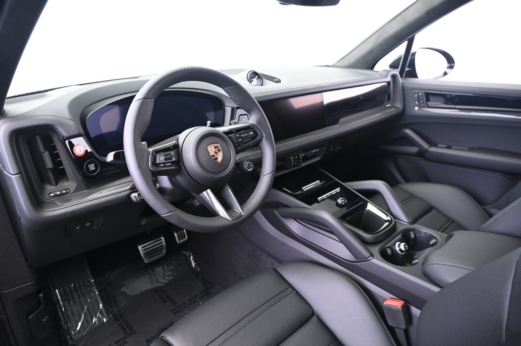 Thumbnail: 2025 Porsche Cayenne - 4