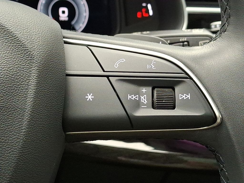 Thumbnail: 2023 Audi Q7 - 24