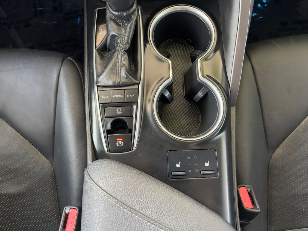 2018 Toyota Camry XSE 10