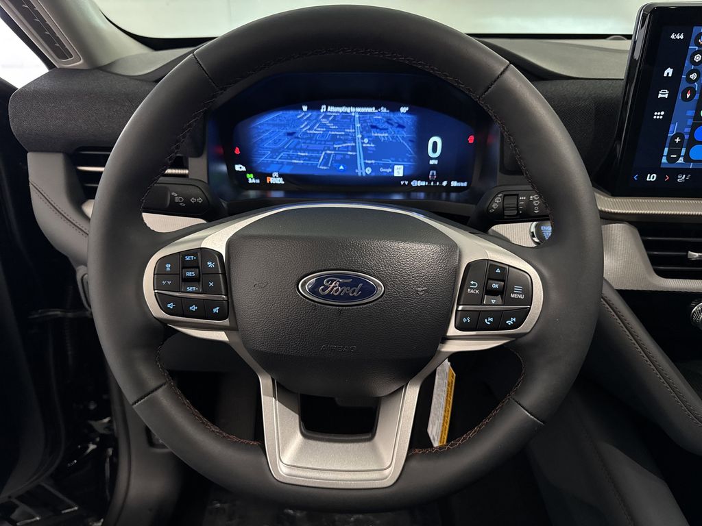 2025 Ford Explorer photo 6