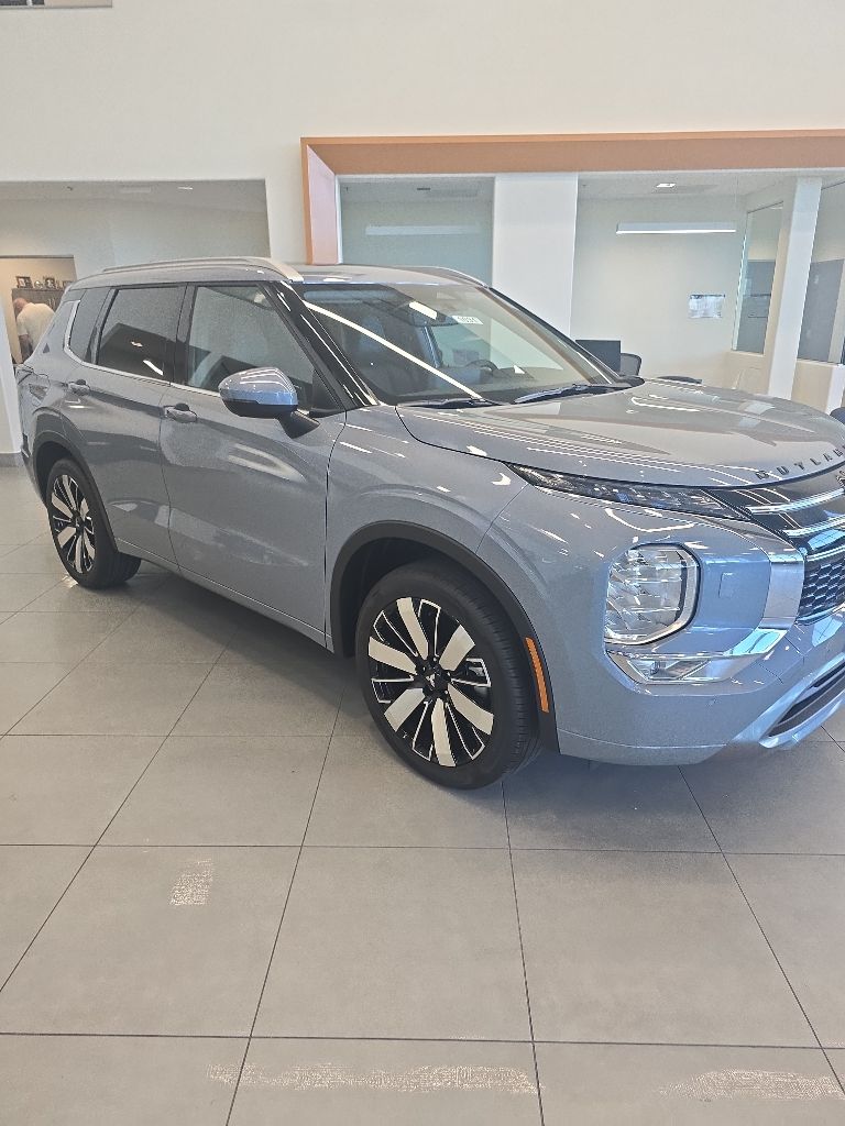 2026 Mitsubishi Outlander SEL S-AWC's photo