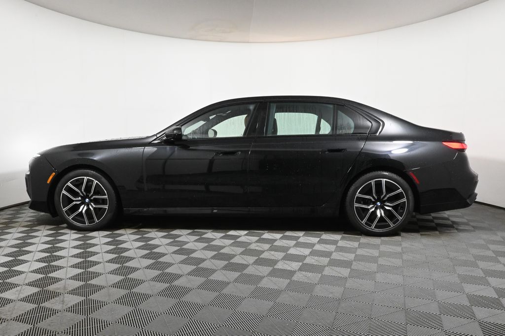 Thumbnail: 2024 BMW 7 Series - 2