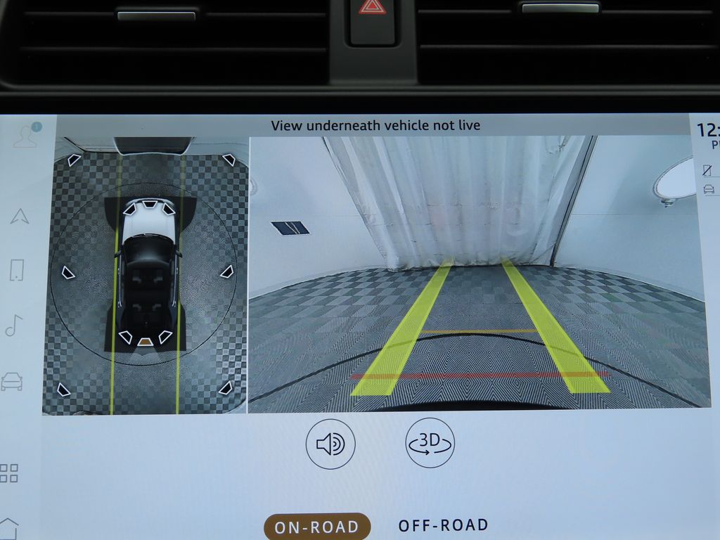 Thumbnail: 2026 Land Rover Discovery - 15