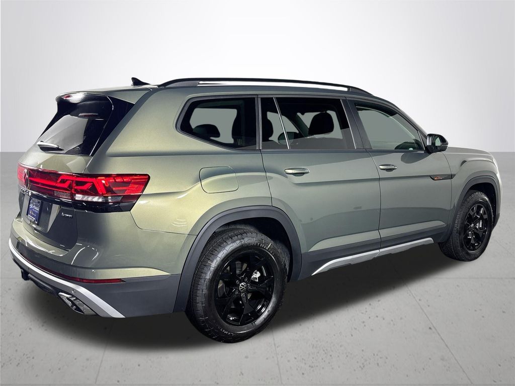 2025 Volkswagen Atlas Peak Edition SE photo 3