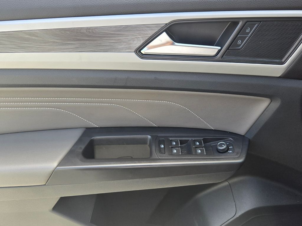 2022 Volkswagen Atlas - $24,100