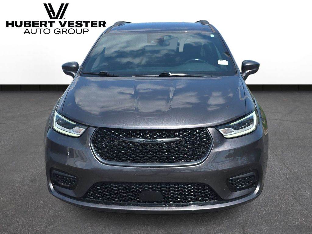 Used 2021 Chrysler Pacifica Van