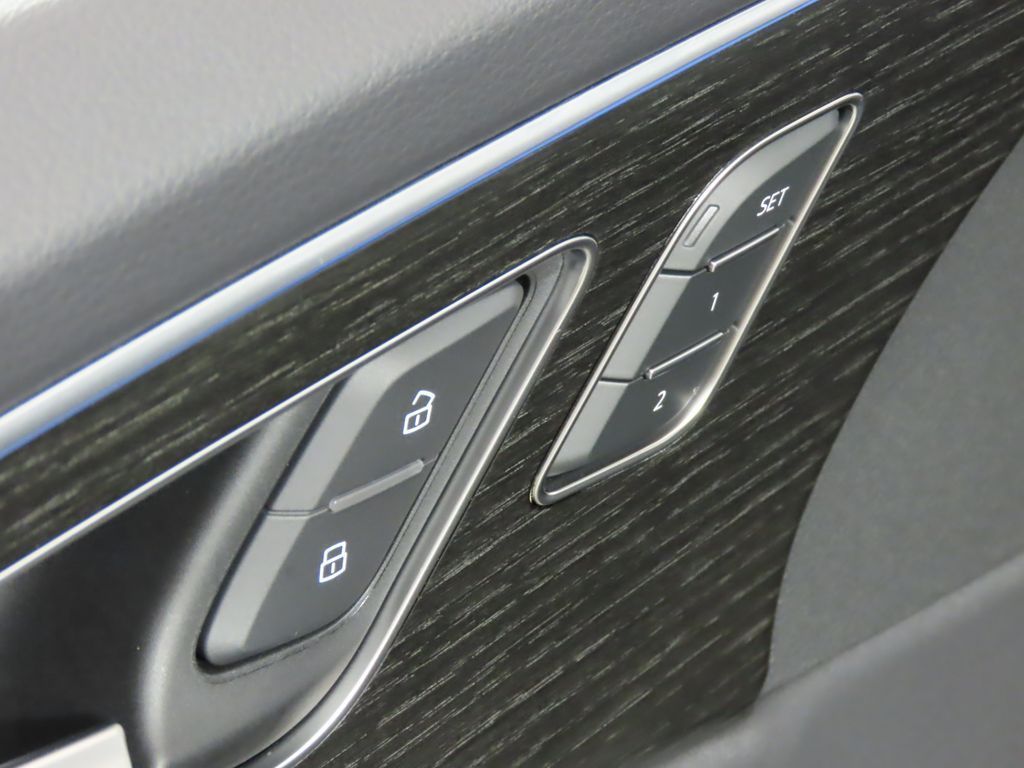 Thumbnail: 2025 Audi Q7 - 28