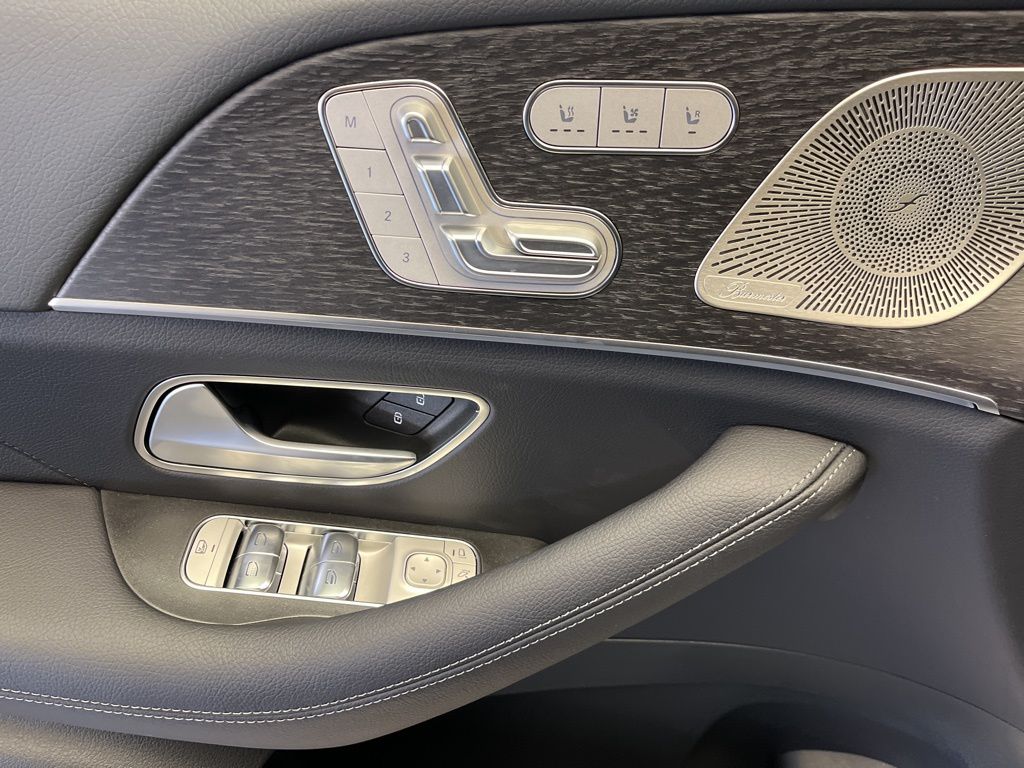 Thumbnail: 2026 Mercedes-Benz GLS - 12