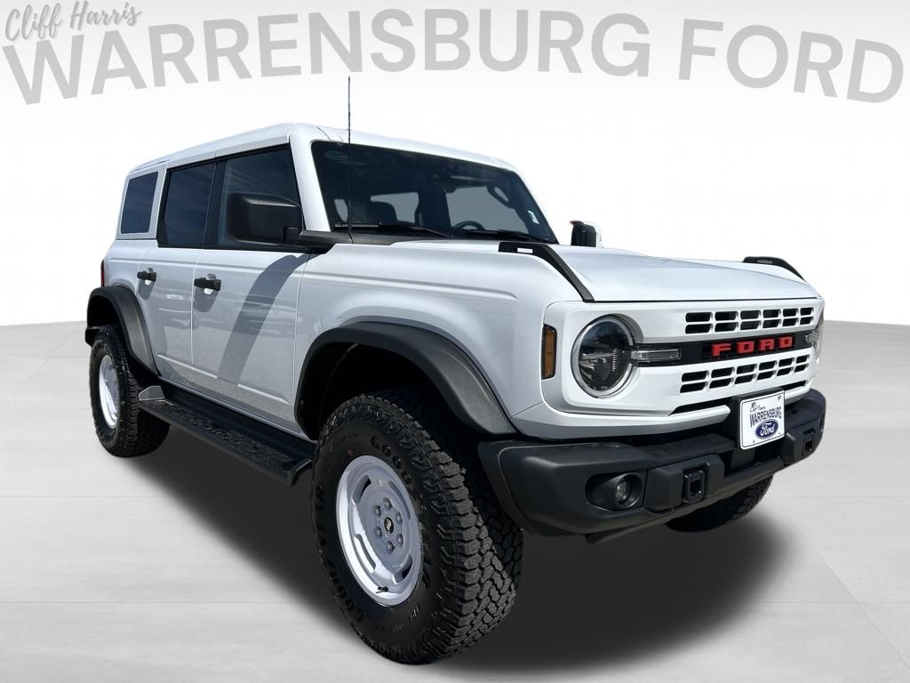 Oxford White 2026 Ford Bronco SUV / Crossover Four-Wheel Drive Automatic