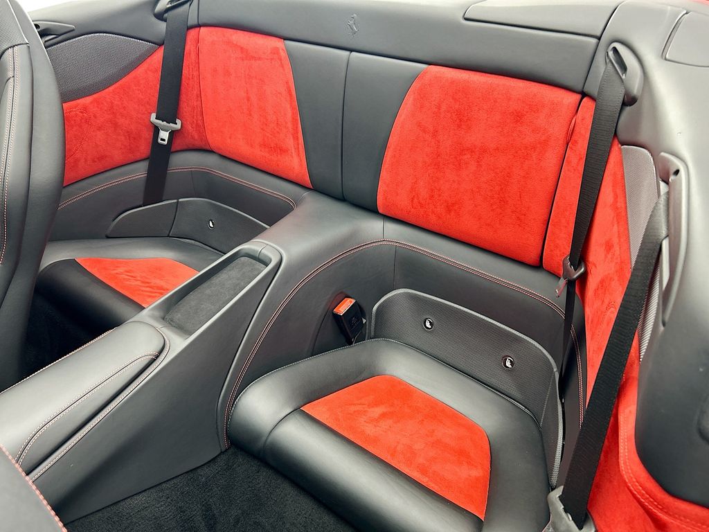 Thumbnail: 2019 Ferrari Portofino - 19