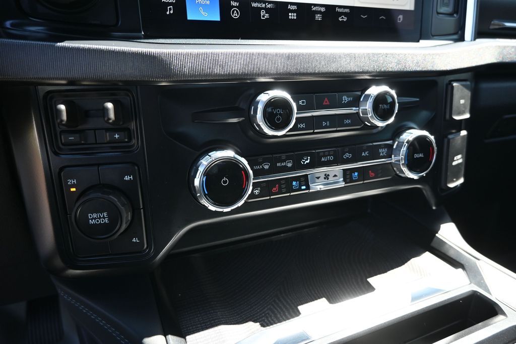 2025 Ford F-450 Super Duty Platinum