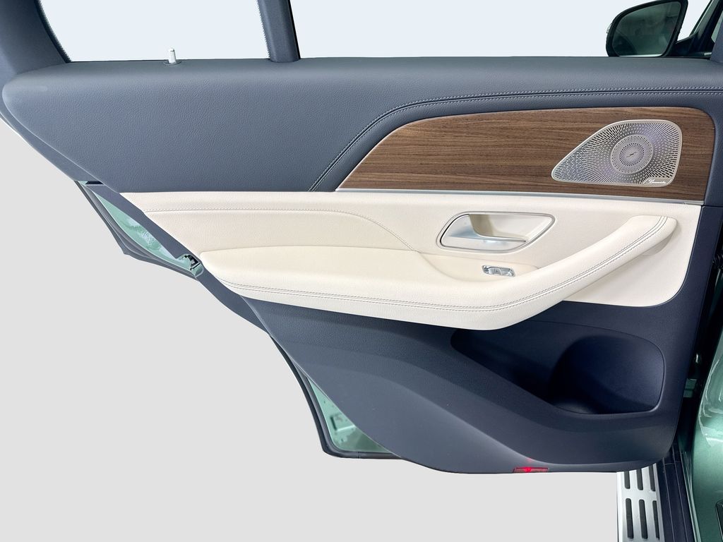 Thumbnail: 2026 Mercedes-Benz GLE - 25