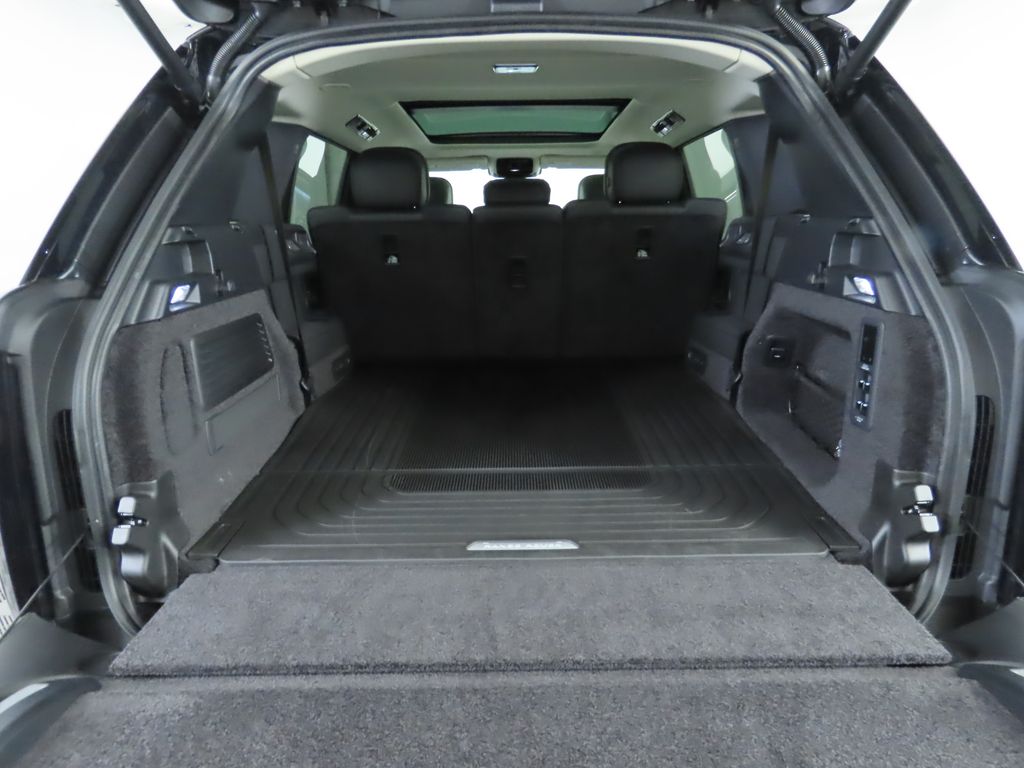 Thumbnail: 2025 Land Rover Range Rover - 29