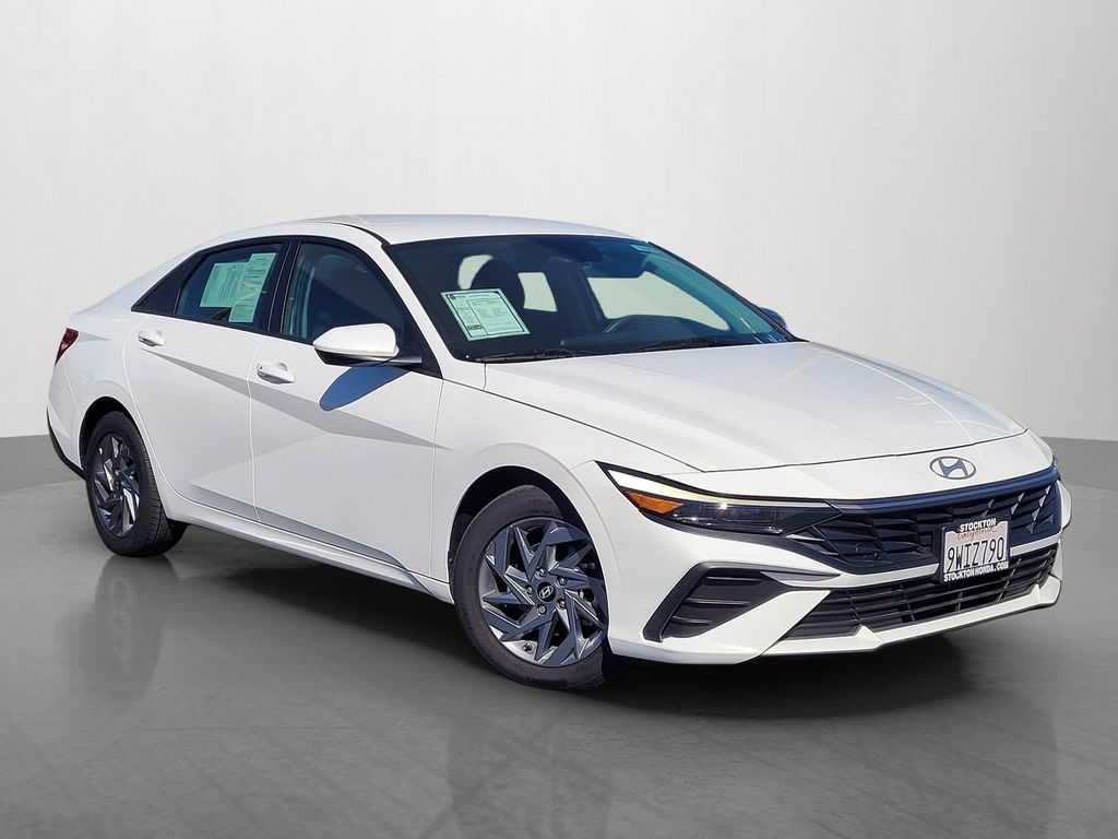 Serenity White 2024 Hyundai Elantra Sedan Front-Wheel Drive Continuously Variable Transmission