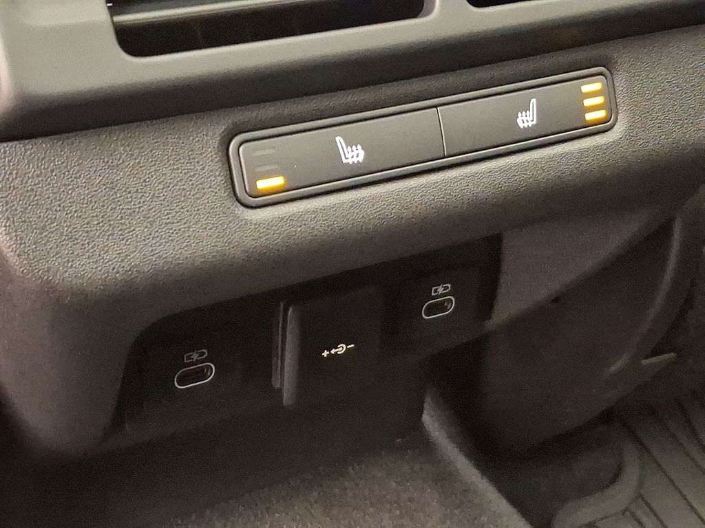 Thumbnail: 2026 Land Rover Range Rover Evoque - 11