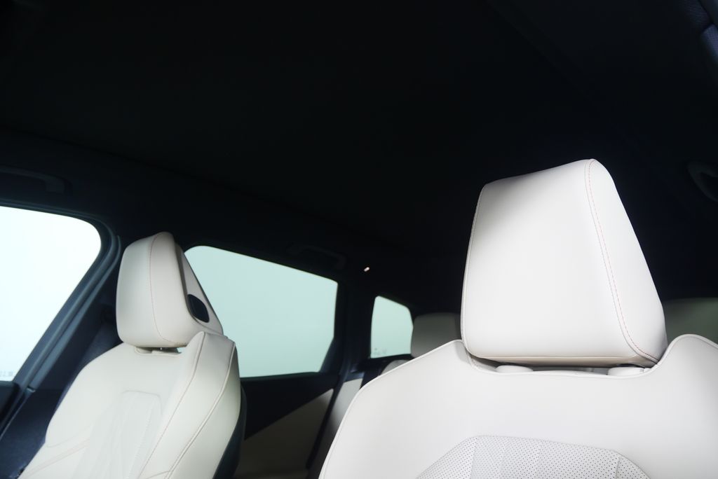 Thumbnail: 2026 BMW X3 - 12