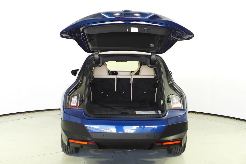 Thumbnail: 2023 BMW iX - 9