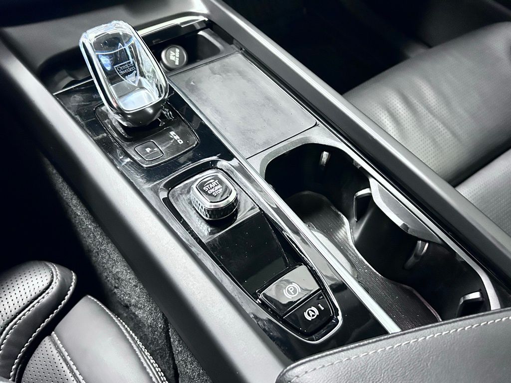 used 2022 Volvo XC60 Recharge Plug-In Hybrid car, priced at $30,991