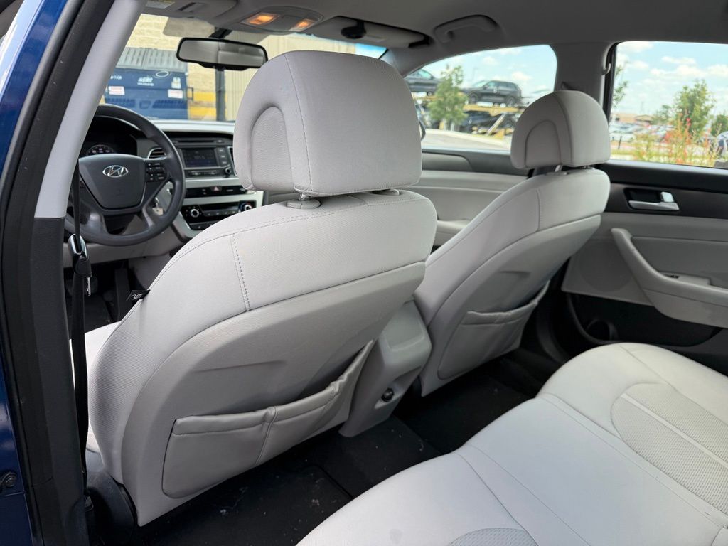 Thumbnail: 2015 Hyundai Sonata - 9