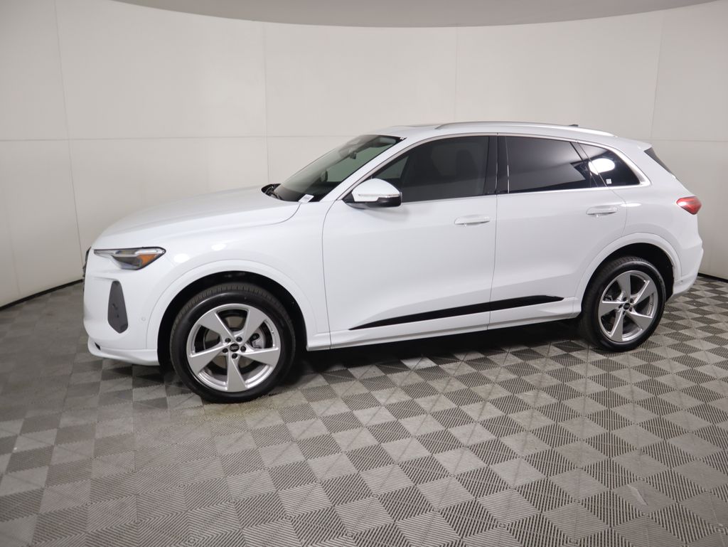 Thumbnail: 2025 Audi Q5 - 8