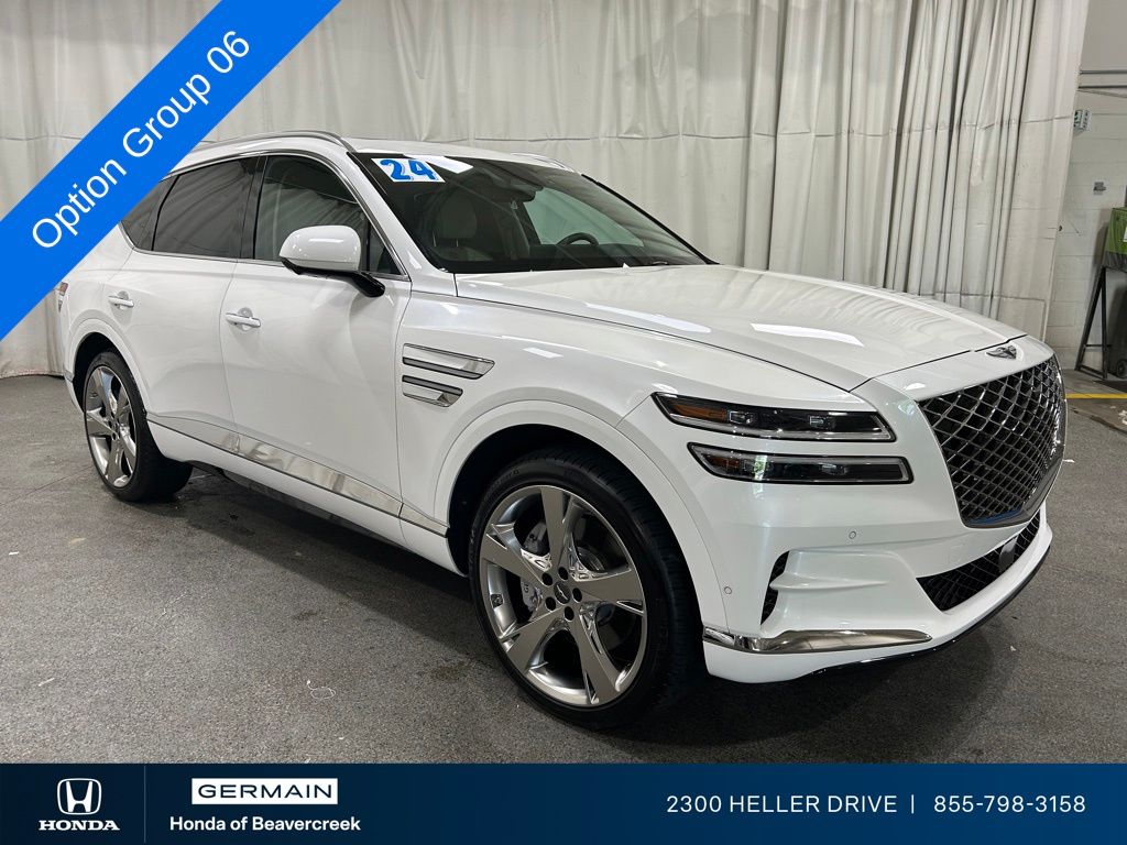 Used 2024 White Genesis 3.5T Prestige image 2