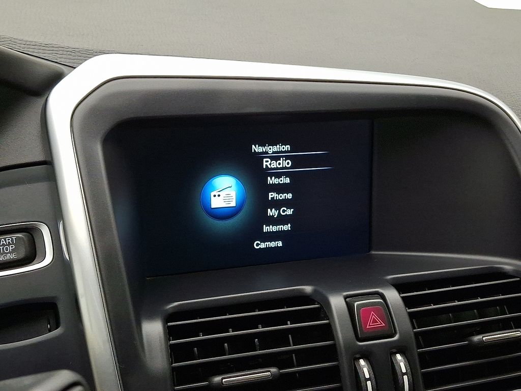 Thumbnail: 2016 Volvo XC60 - 17