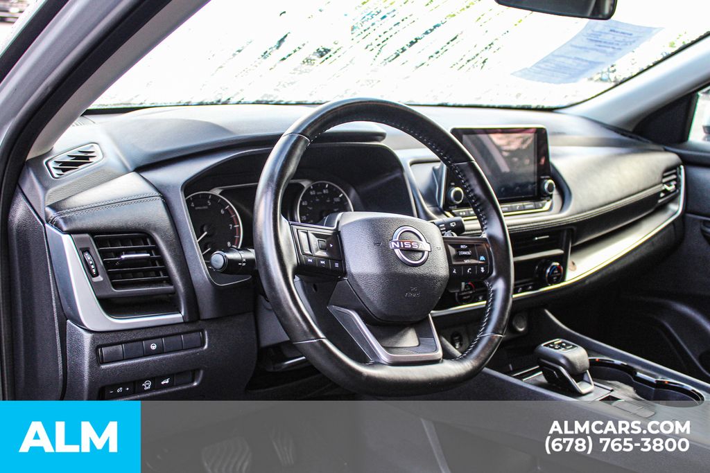Used 2025 Silver Nissan SV image 29