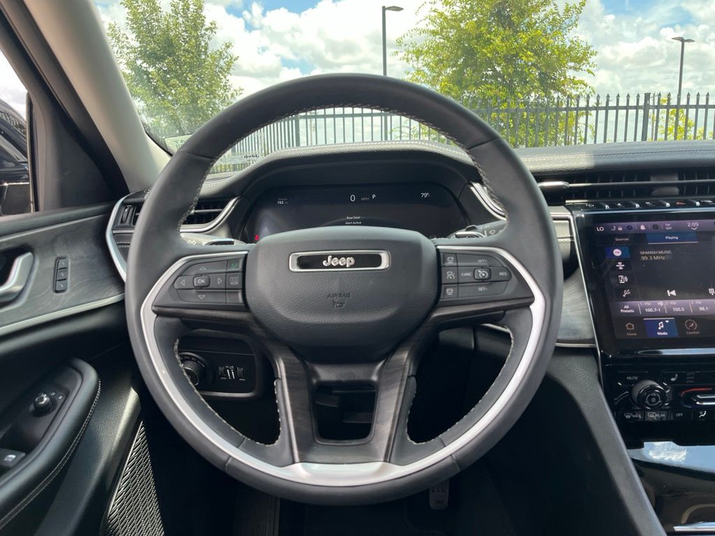 Thumbnail: 2023 Jeep Grand Cherokee - 17