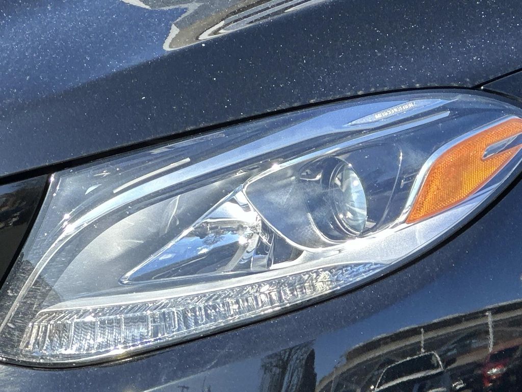 Thumbnail: 2017 Mercedes-Benz GLE - 3