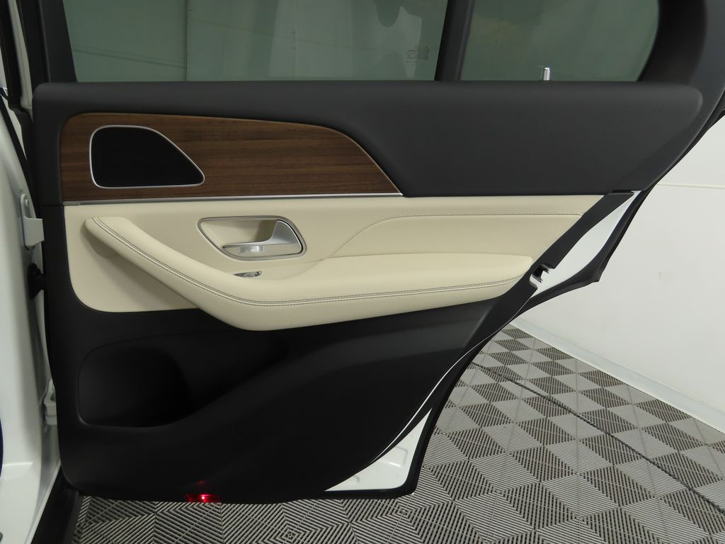 Thumbnail: 2026 Mercedes-Benz GLE - 29