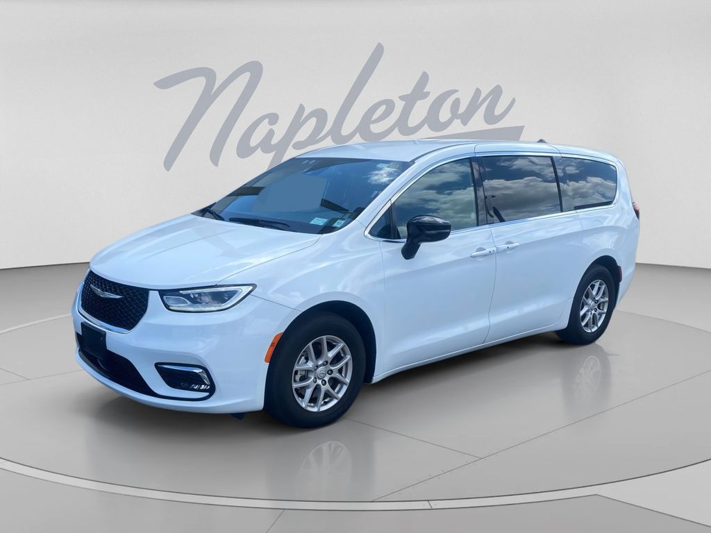 Bright White Clearcoat 2025 Chrysler Pacifica Minivan Front-Wheel Drive 9-Speed Automatic