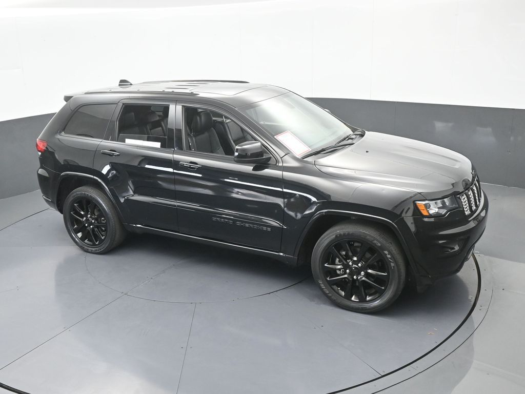Used 2020 Diamond Black Crystal Pearlcoat Jeep Altitude image 54