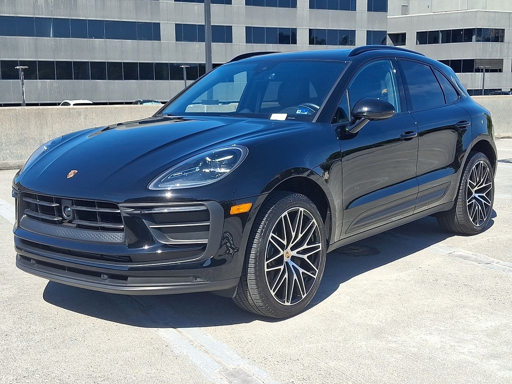 Thumbnail: 2026 Porsche Macan - 1