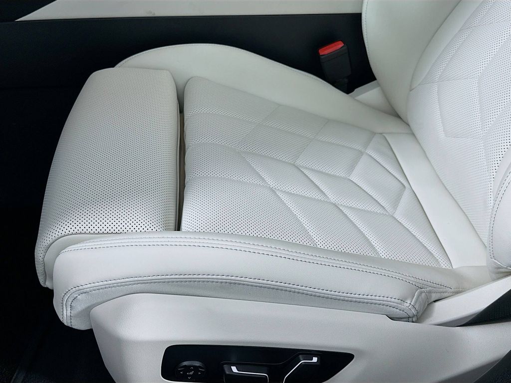 Thumbnail: 2026 BMW i5 - 21