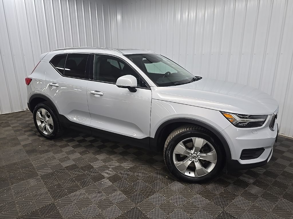 Volvo XC40 T5 Momentum AWD