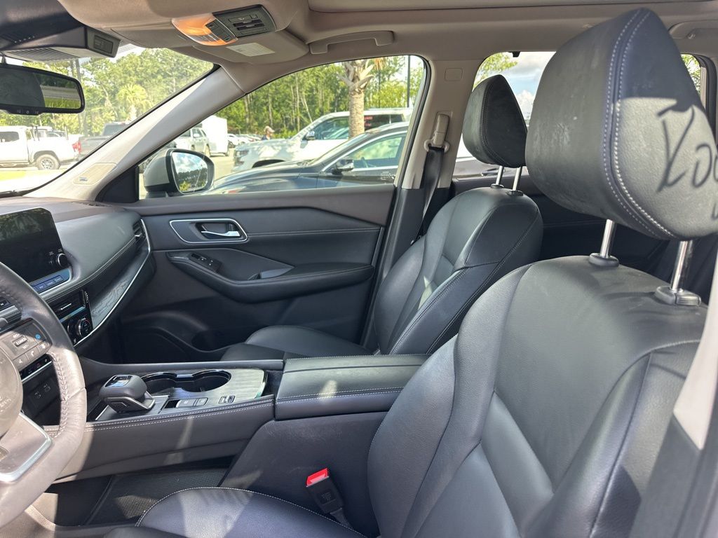 2021 Champagne Silver Metallic Nissan Rogue SL FWD SUV