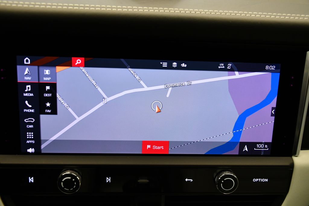 Thumbnail: 2023 Porsche Macan - 31