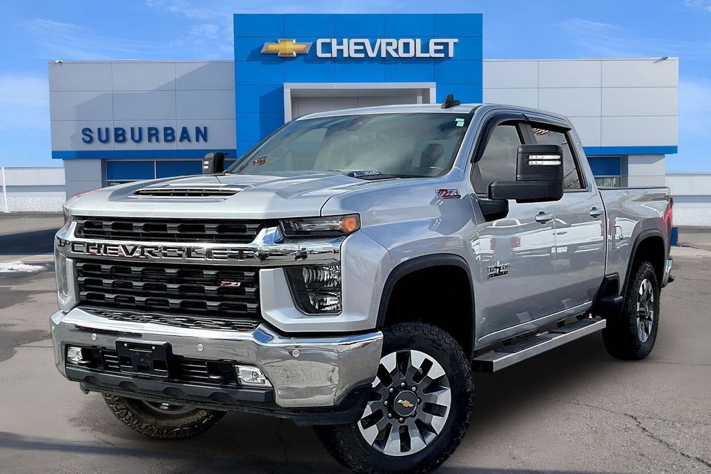 Silver Ice Metallic 2022 Chevrolet Silverado 2500HD LT Crew Cab 4WD Pickup Truck Four-Wheel Drive Automatic