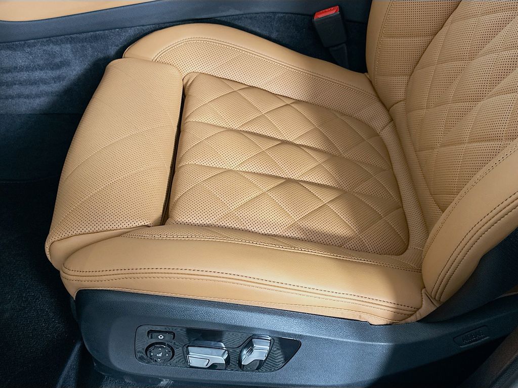 Thumbnail: 2026 BMW X5 - 21