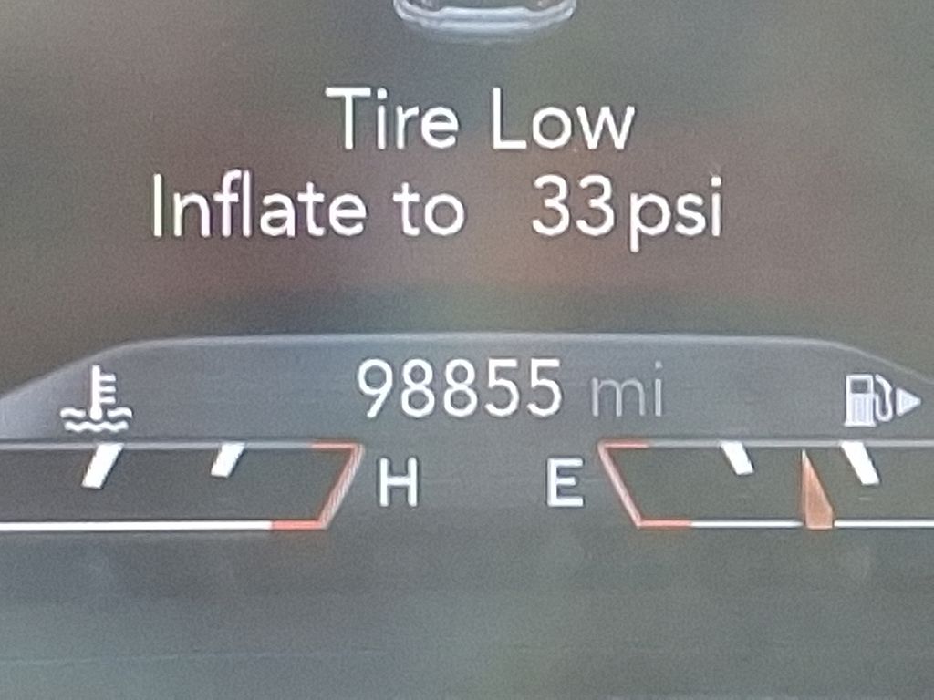 Thumbnail: 2019 Jeep Cherokee - 21