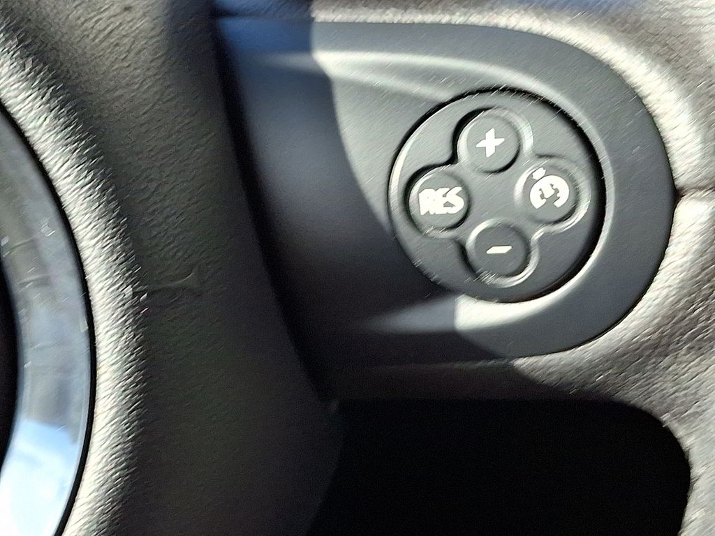 Thumbnail: 2016 MINI Cooper Countryman - 21