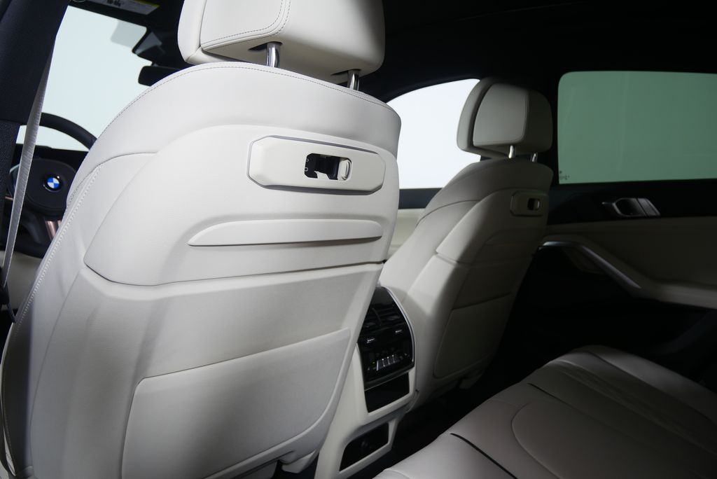 Thumbnail: 2026 BMW X6 - 16