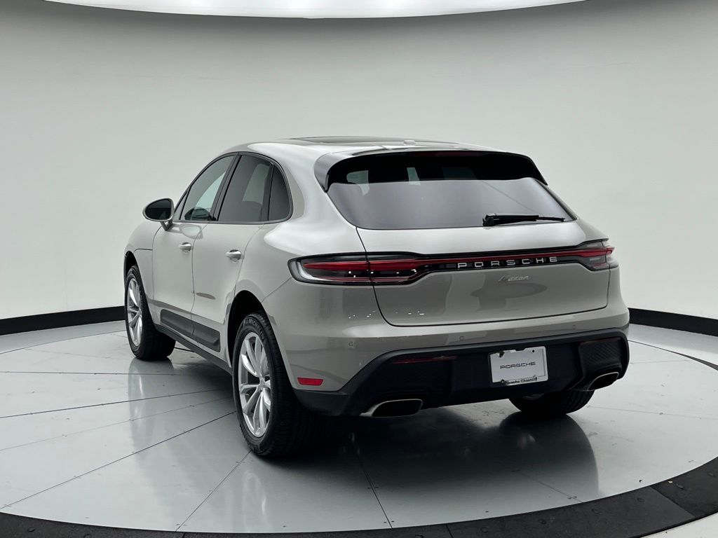 Thumbnail: 2025 Porsche Macan - 3