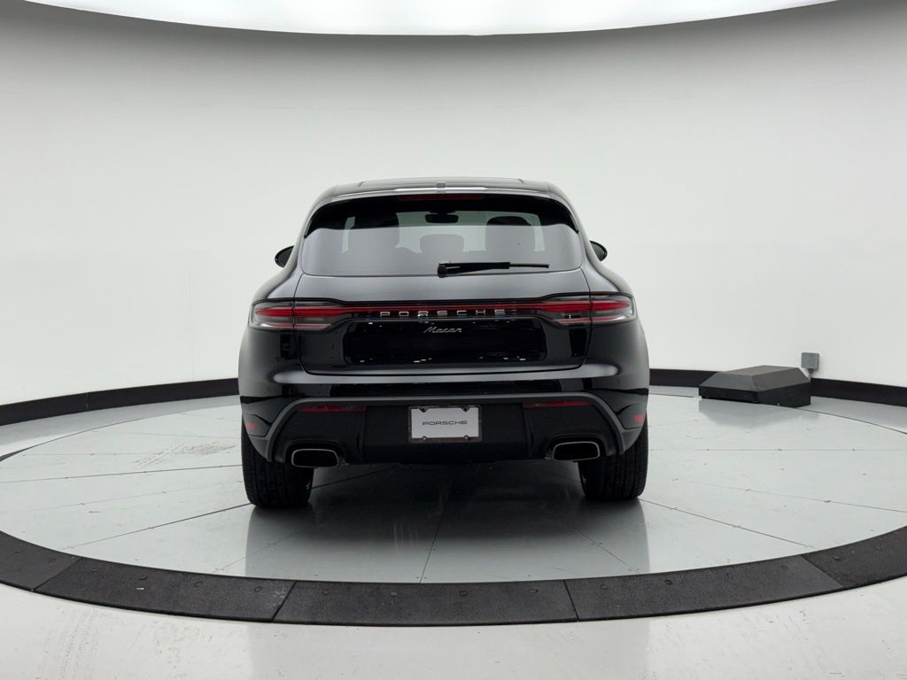 Thumbnail: 2026 Porsche Panamera - 8