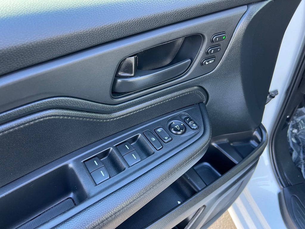 Thumbnail: 2023 Honda Odyssey - 13