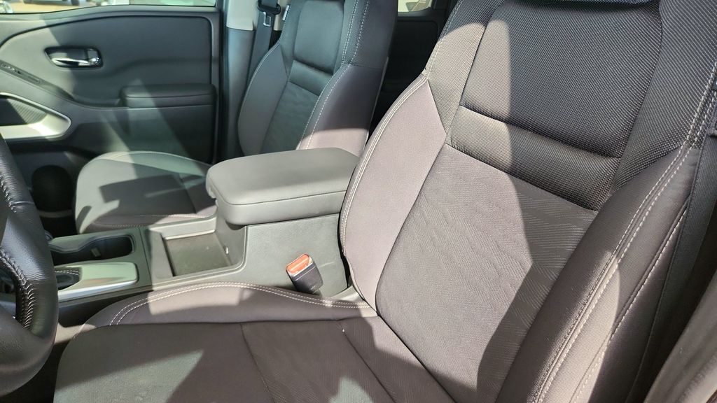 2024 Nissan Frontier