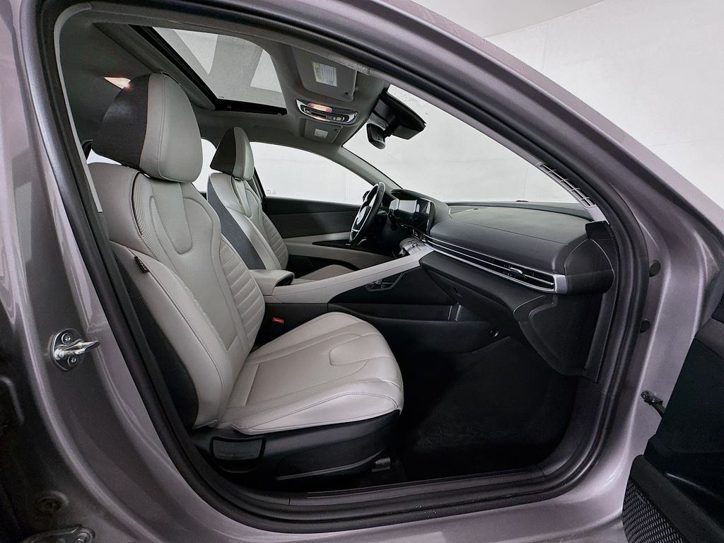 Thumbnail: 2024 Hyundai Elantra - 29