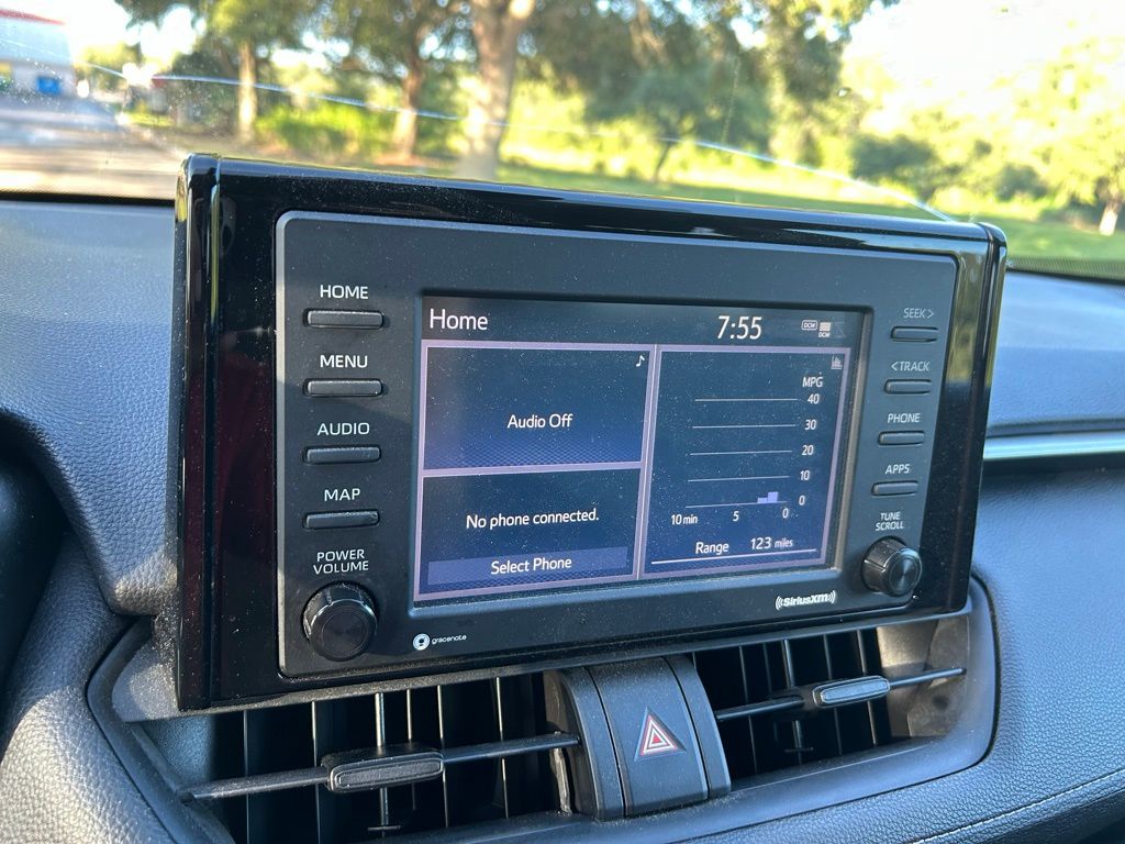 Thumbnail: 2021 Toyota RAV4 - 23